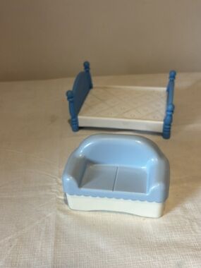 Vintage Little Tikes Dollhouse Bed & Couch